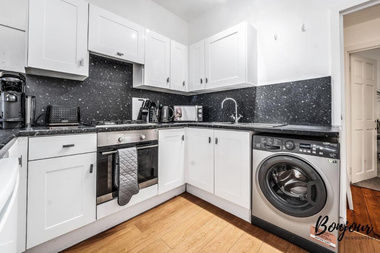 Cosy Grassmarket 2Br-1Ba - Newly Decorated! By Bonjour Residences Единбург Екстер'єр фото