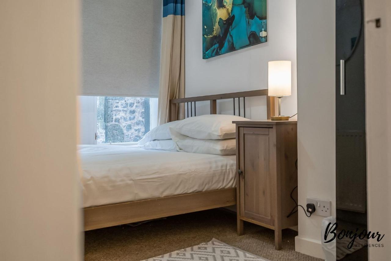 Cosy Grassmarket 2Br-1Ba - Newly Decorated! By Bonjour Residences Единбург Екстер'єр фото