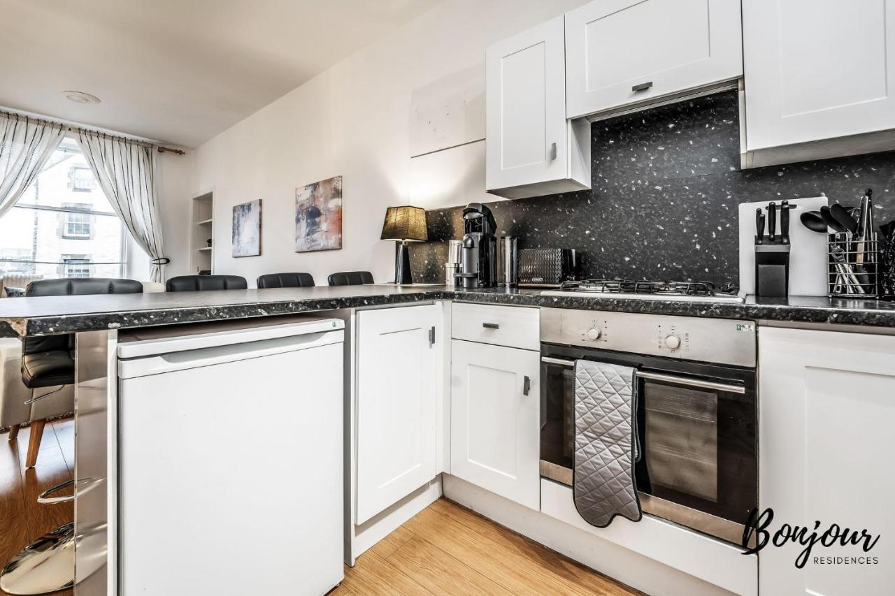 Cosy Grassmarket 2Br-1Ba - Newly Decorated! By Bonjour Residences Единбург Екстер'єр фото