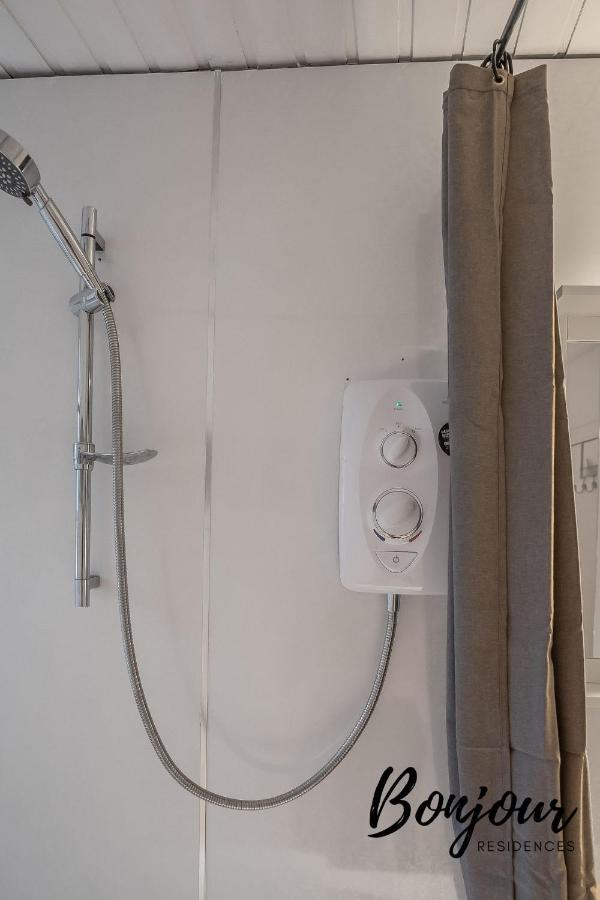 Cosy Grassmarket 2Br-1Ba - Newly Decorated! By Bonjour Residences Единбург Екстер'єр фото